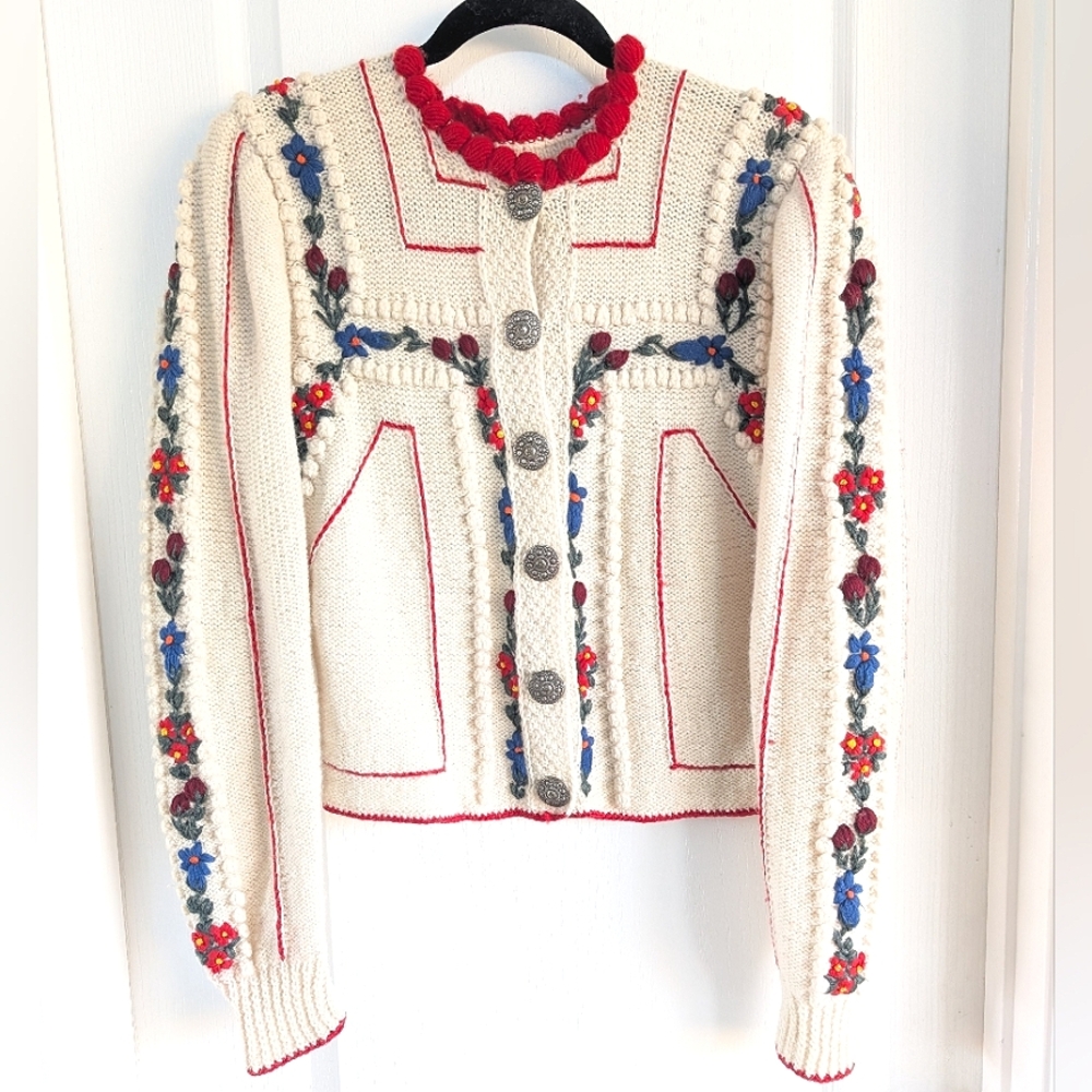 Vintage Cream Red Hand Woven Knitted Scottish Christmas Cardigan Sweater